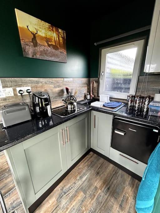 The Potter'S Rest, A Cosy Wee Cabin In The Highlands Watten Екстериор снимка